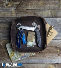 Benchmade 940-1 Osborne AXIS Lock Knife Carbon Fiber (3.4" Stonewash) S90V -Benchmade Shop Benchmade 940 2 Osborne AXIS Lock Knife Black G 10 Satin 940 2 BHQ 36208 lifestyle web 4